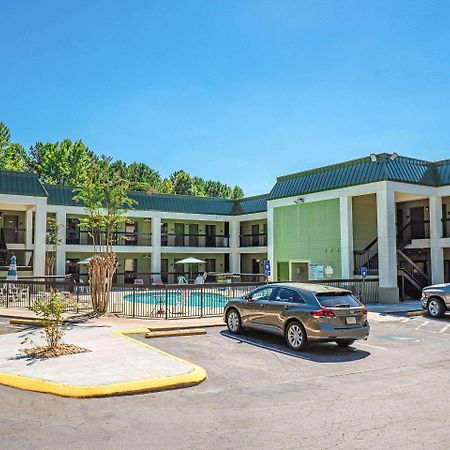 Quality Inn & Suites Near Six Flags - Austell Exterior foto